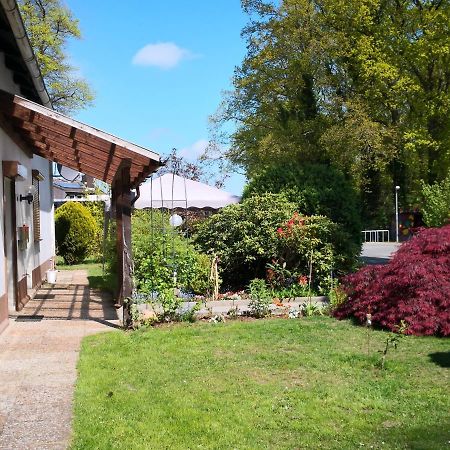 Kuenstler Ferienwohnung 3 Zimmer Kueche Bad Zentrale Lage Wulsbuttel Exteriör bild